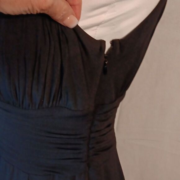 Sangria Elegant Black Sleeveless Dress - Picture 3 of 9